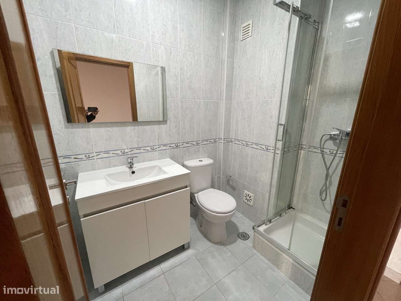 Oportunidade no Entroncamento: T3 de 165 m² com Garagem Boxe 237.000 €-18