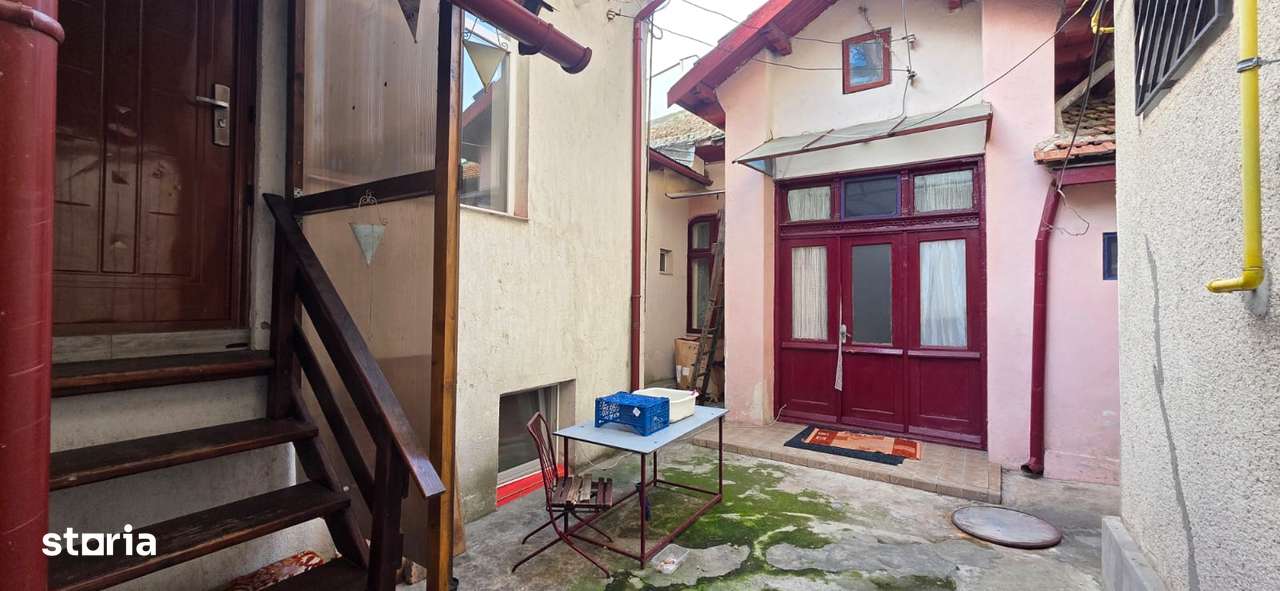 Centru Casa caramida 2 corpuri 5 camere 2 bai utilitati + gaze - Imagine principală: 5/18