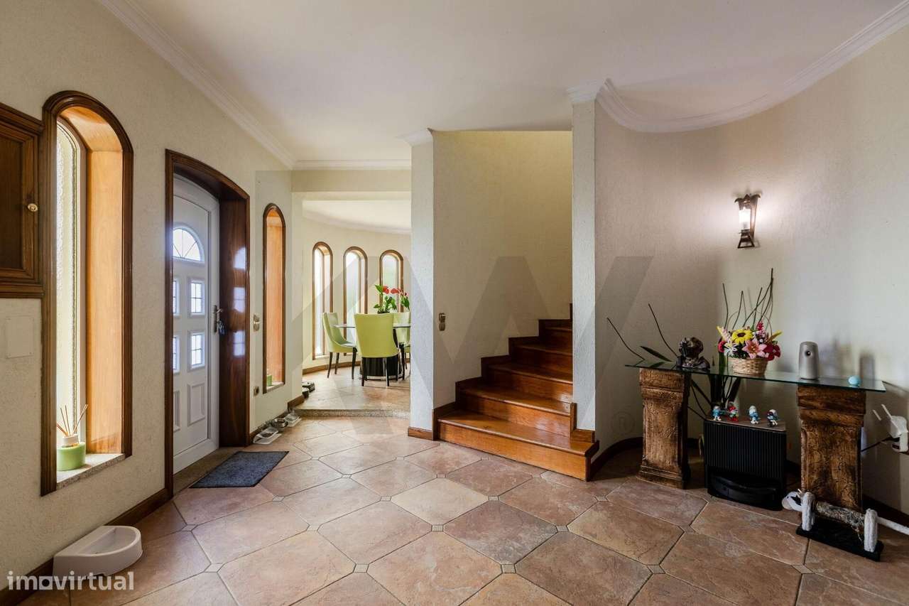 Moradia T4 Individual com 3 Pisos, Jardim e Garagem - Grande imagem: 4/18