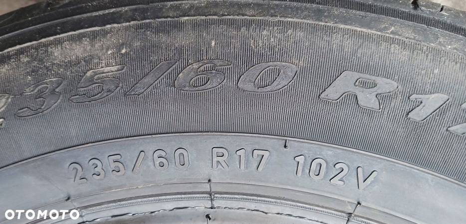 235/60R17 2076 PIRELLI SCORPION VERDE. 5mm - 5