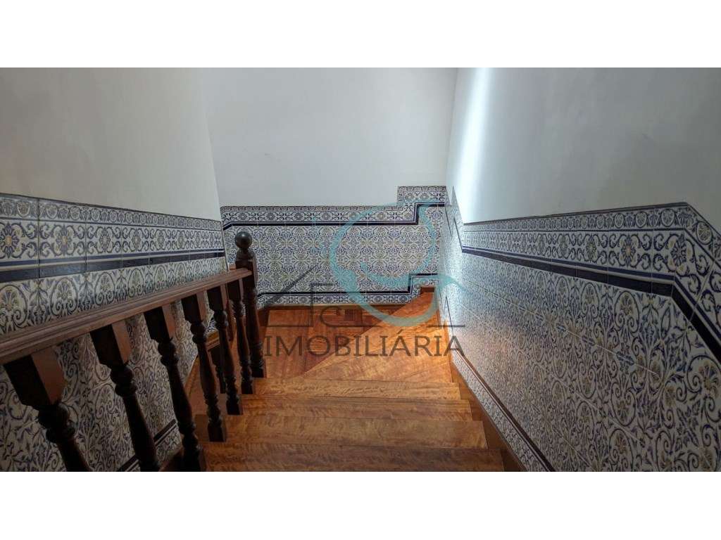 Prédio Urbano com garagem em Palmela-14