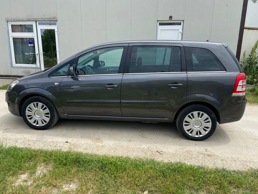 Opel Zafira 2012