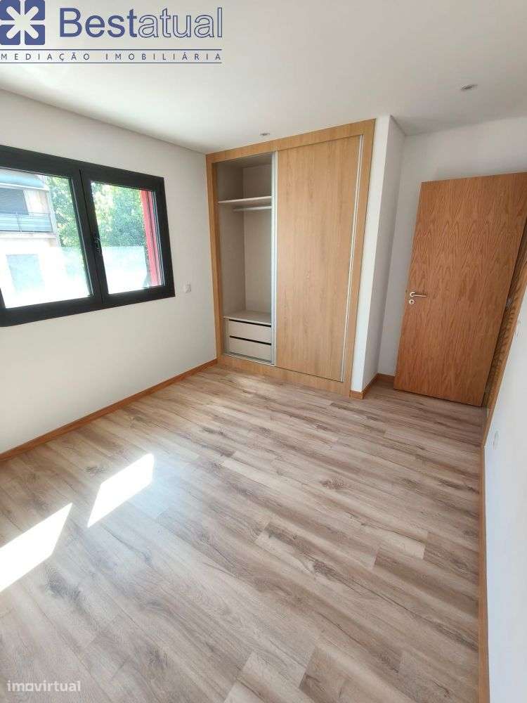 Apartamento T3 c/Lugar de Garagem P/ 2 Carros-18
