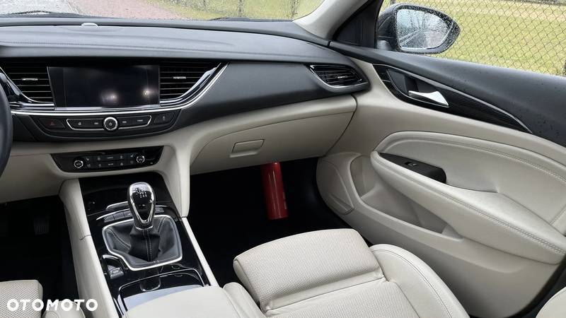 Opel Insignia - 22