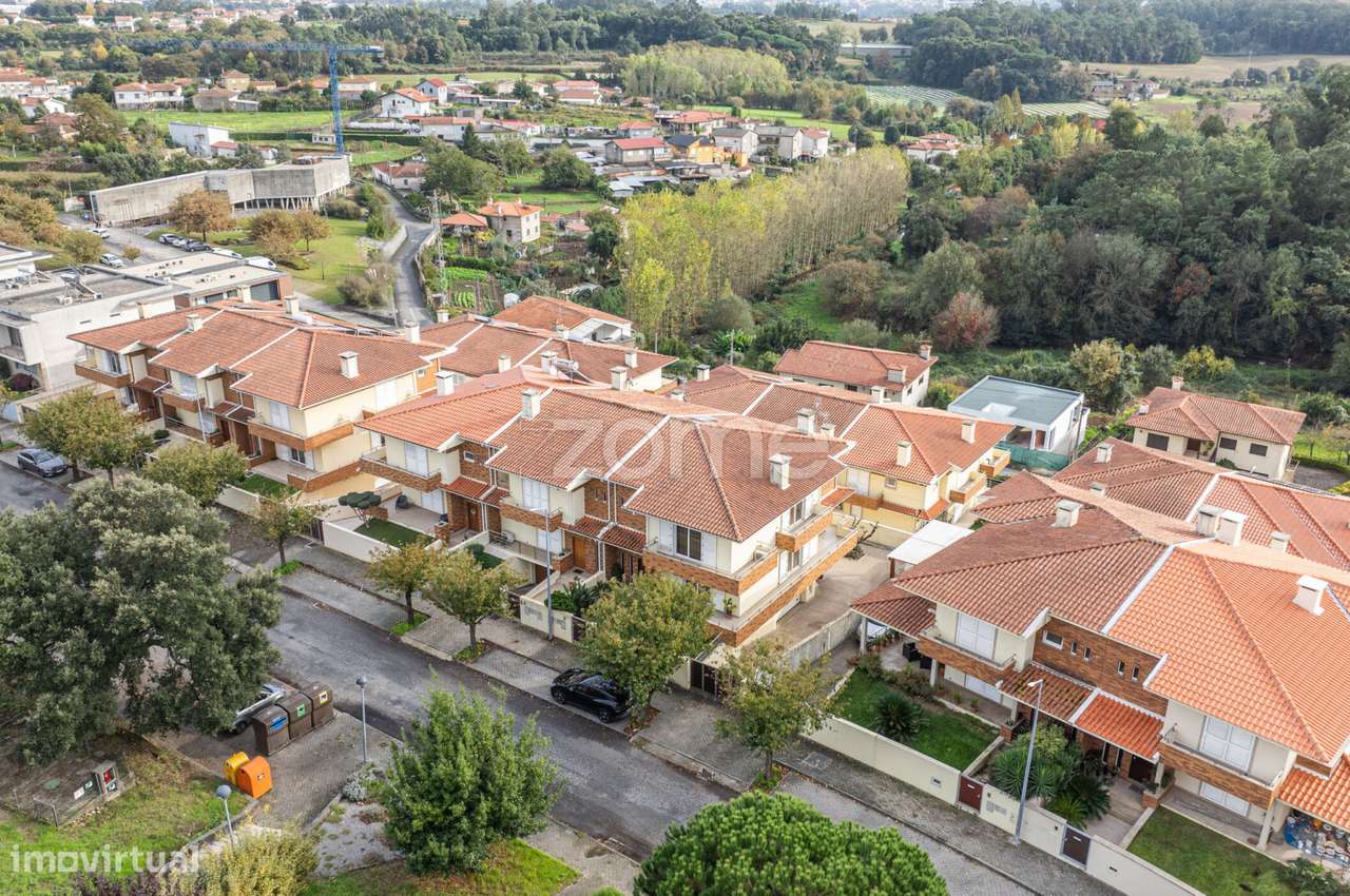 Moradia T3 com 3 Suítes - Esmeriz, VN Famalicão - Grande imagem: 4/32