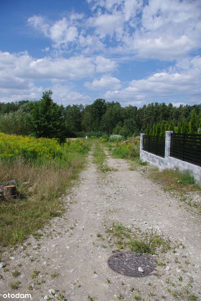 Działka pod zabudowę w spokojnej okolicy-0