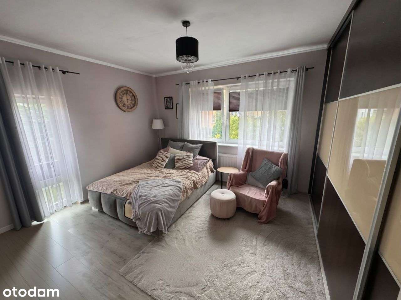 Duży dom z częścią inwestycyjną-1