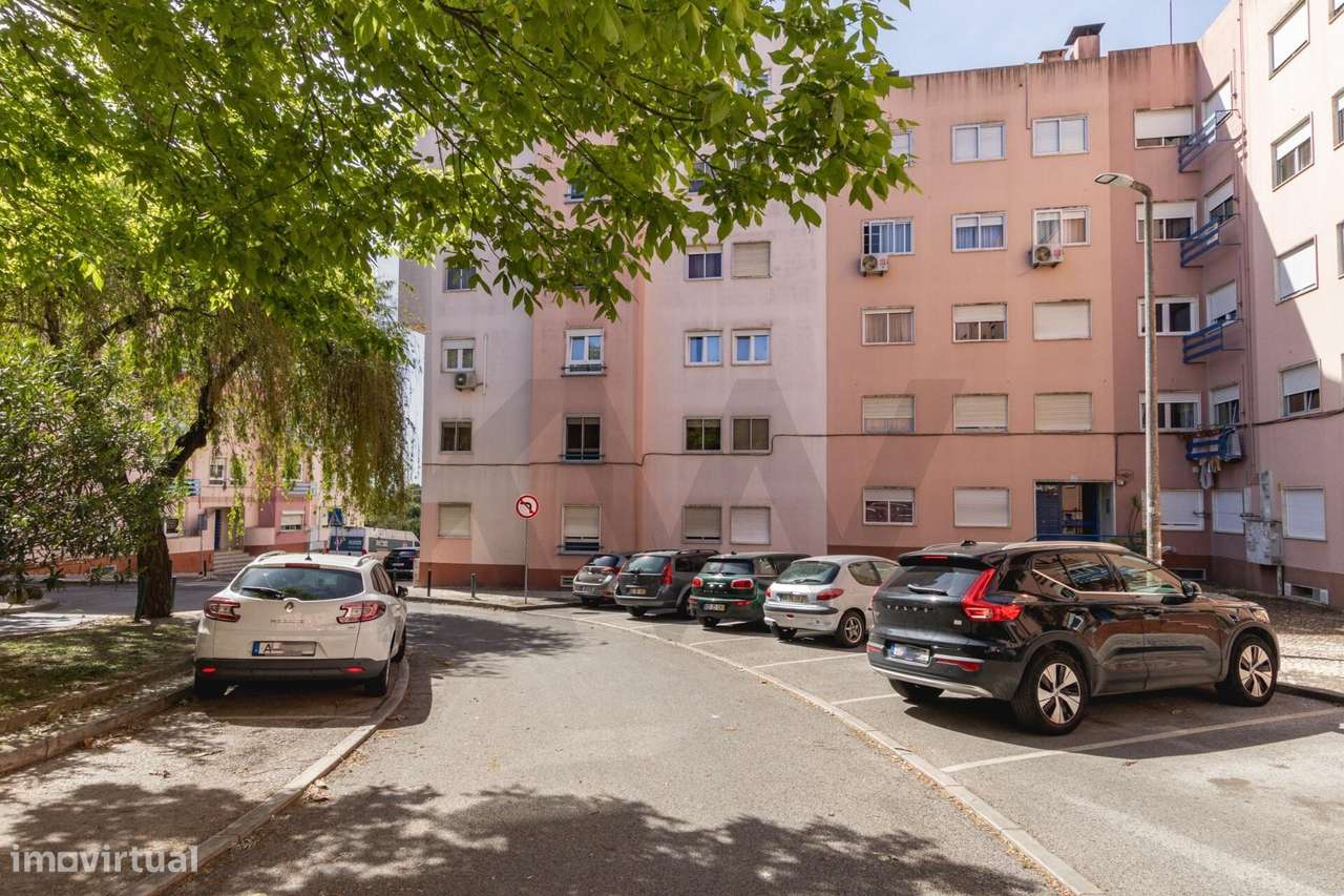 EXCELENTE APARTAMENTO T1 EM MONTE ABRAÃO-17