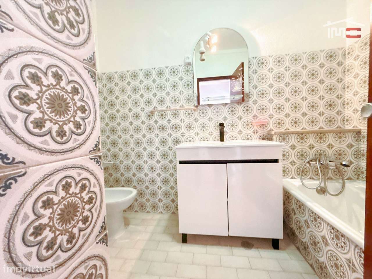 Apartamento T3 Rio Maior - Varanda, Elevador, 2 WCs-10
