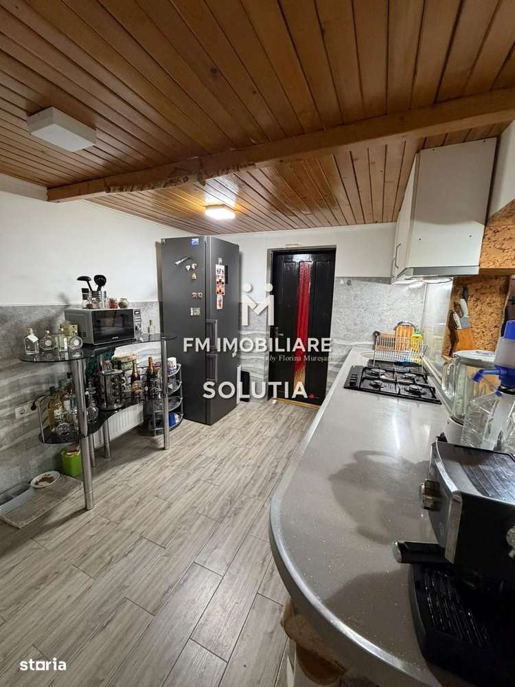 Casă de  vânzare cu vedere panoramică-7