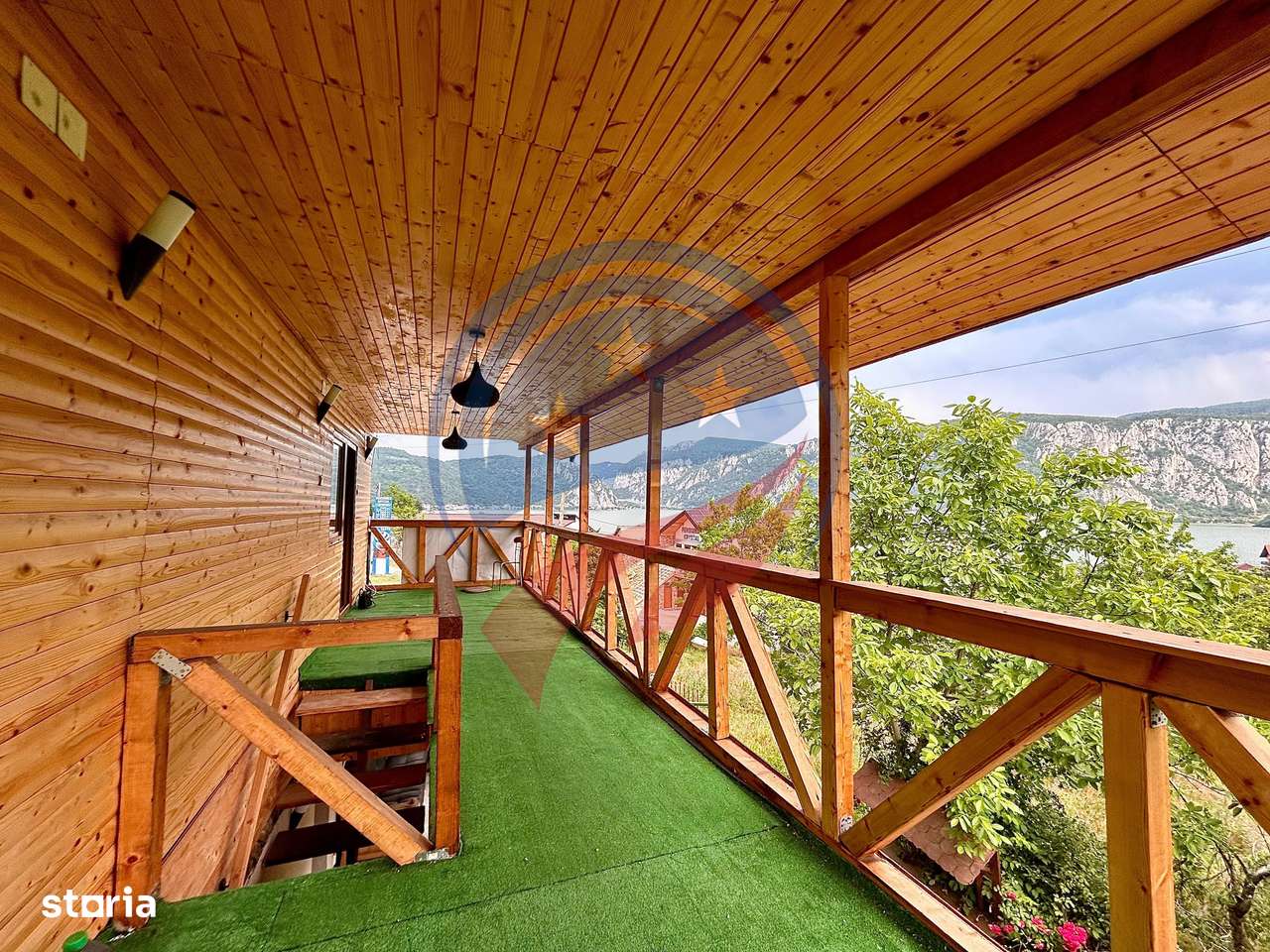 Pensiune in Dubova de vanzare - Imagine principală: 5/16