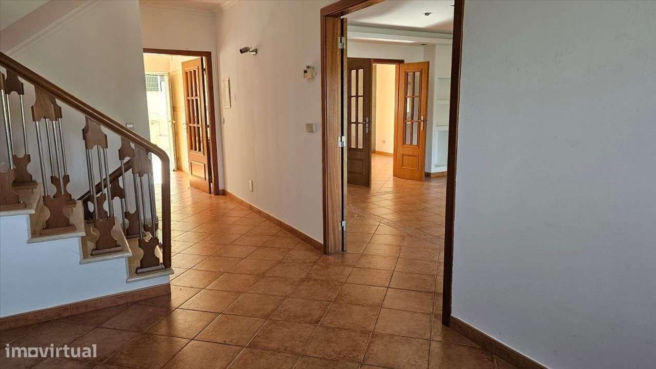 Moradia T4 na Urbanização Quinta do Rei, Pousos - Grande imagem: 4/32