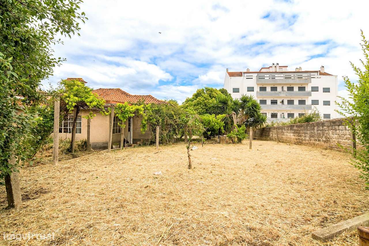 Moradia T3 com Terreno de 2.270m² no Centro do Entroncamento-31