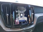 Volvo XC 60 B5 D AWD Ultimate Dark - 13