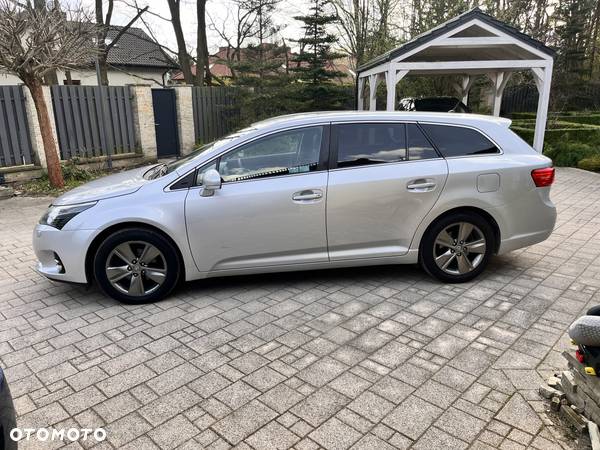 Toyota Avensis - 2