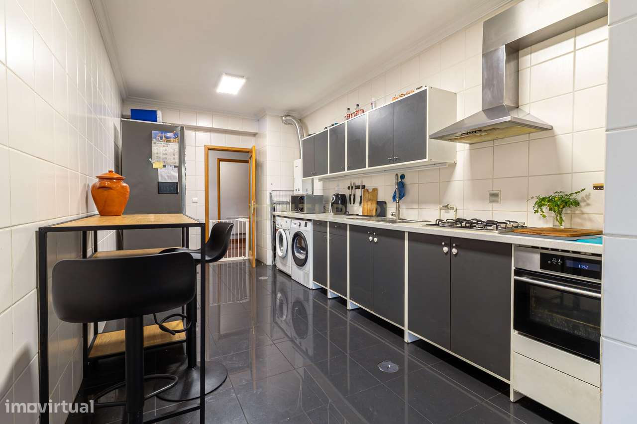 Apartamento T4 com garagem para 2 carros e elevador - São Vítor - Grande imagem: 2/27