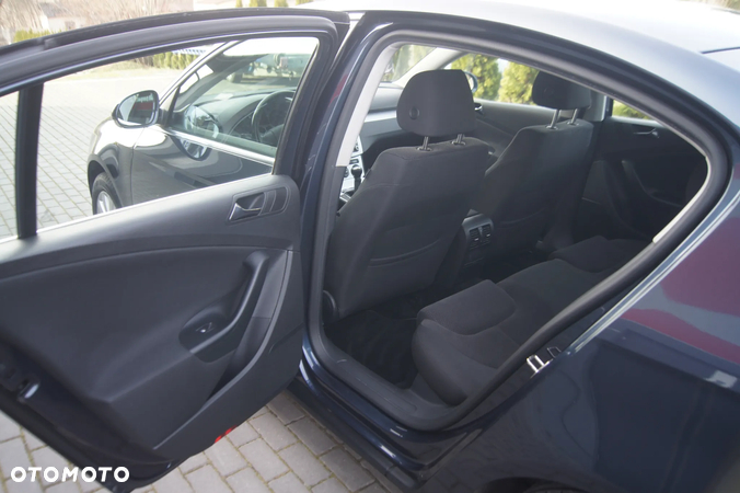 Volkswagen Passat 1.9 TDI Highline - 19