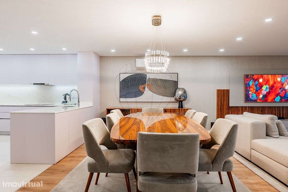 Moradia de Luxo T3+1 com Piscina Aquecida -300m da Praia em Matosinhos-2