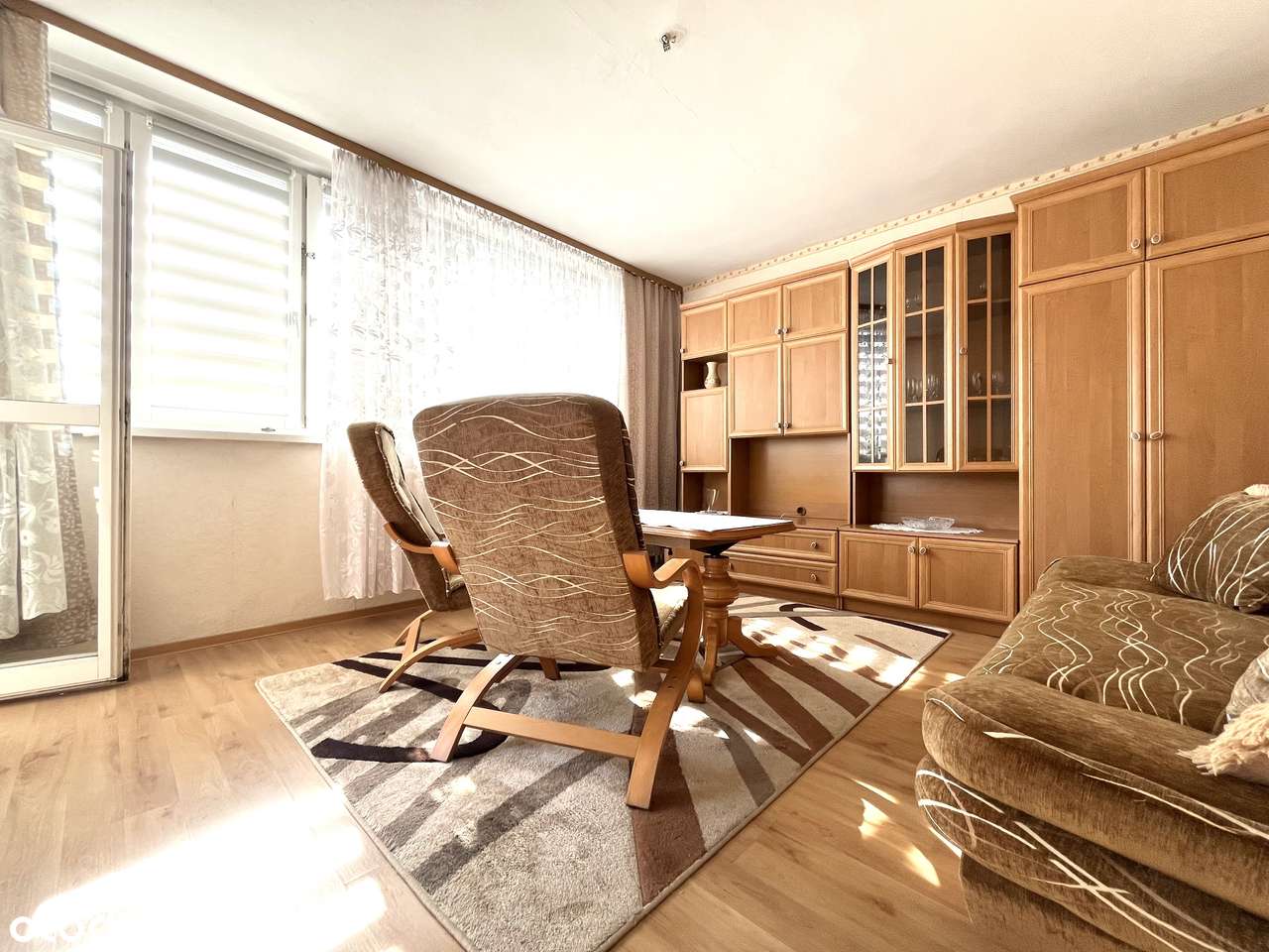 Trzypokojowe, słoneczne mieszkanie w atrakcyjnej lokalizacji.-1