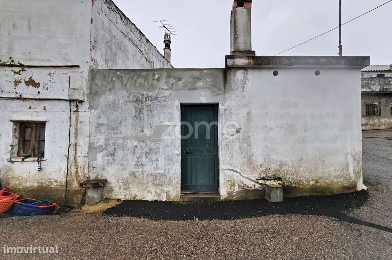 Moradia V2 no centro de São Marcos da Serra-4