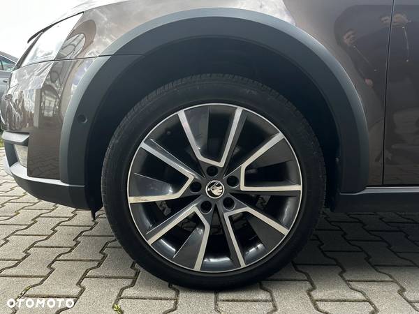 Skoda Octavia Combi 2.0 TDI DSG 4x4 Scout - 5