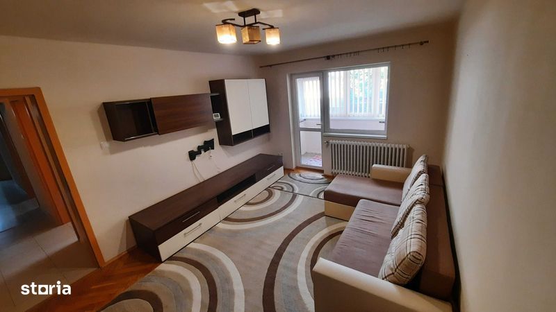 Inchiriez apartament 3 camere in Alba Iulia zona Cetate