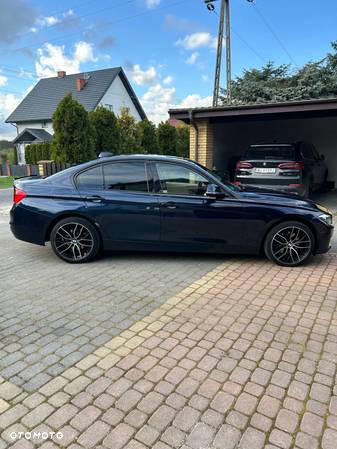 BMW Seria 3 328i Touring Luxury Line - 4