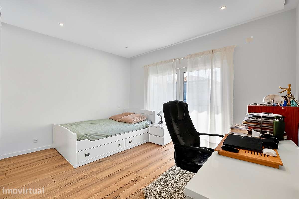Moradia T4 com Piscina e Jardim em Alcabideche, Cascais-30