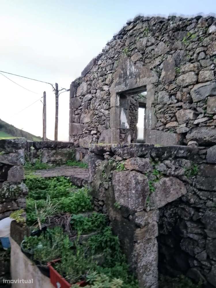 Ruina para reabilitar na ilha Graciosa - Grande imagem: 2/5