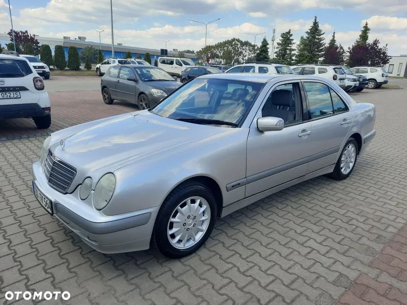 Mercedes-Benz Klasa E 200 Avantgarde - 1