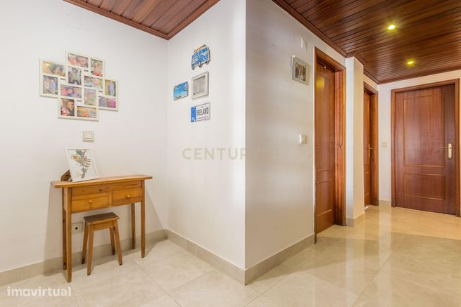 Apartamento T3 em Excelente Localização na Quinta do Conde-9