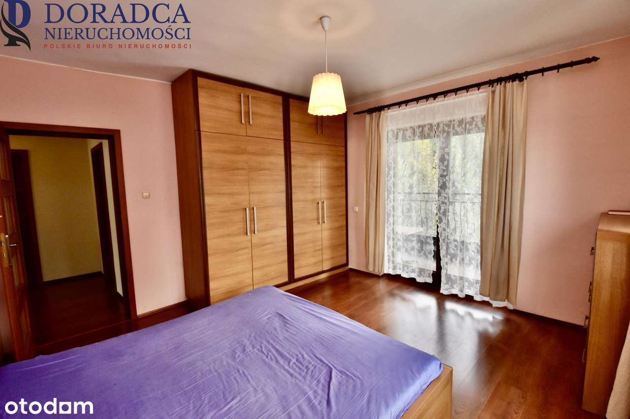 Piekny wyremontowany dom na dużej działce-8