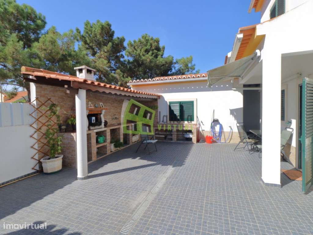 Moradia T4 com Quintal e Garagem - Quinta do Conde-32