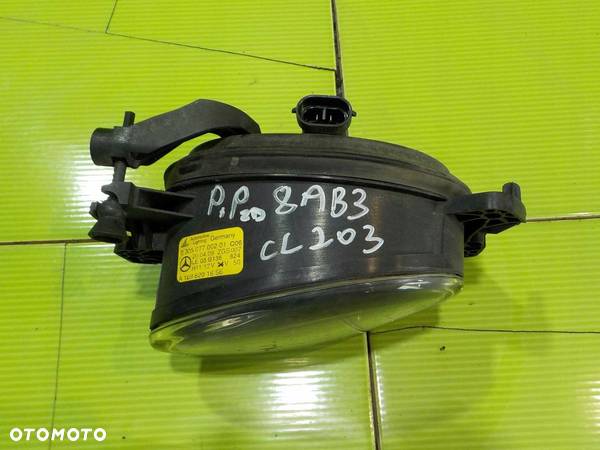 MERCEDES CLC CL203 09r halogen prawy A1698201656 - 2