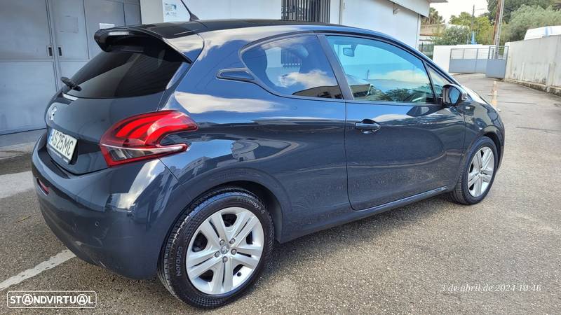 Peugeot 208 1.6 BlueHDi Style - 45