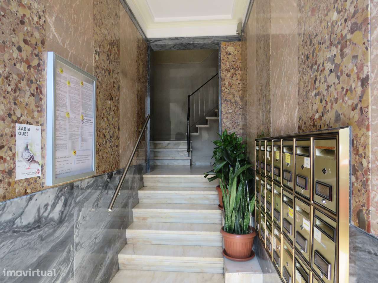 Apartamento T2 situado na pitoresca zona da Ajuda-15