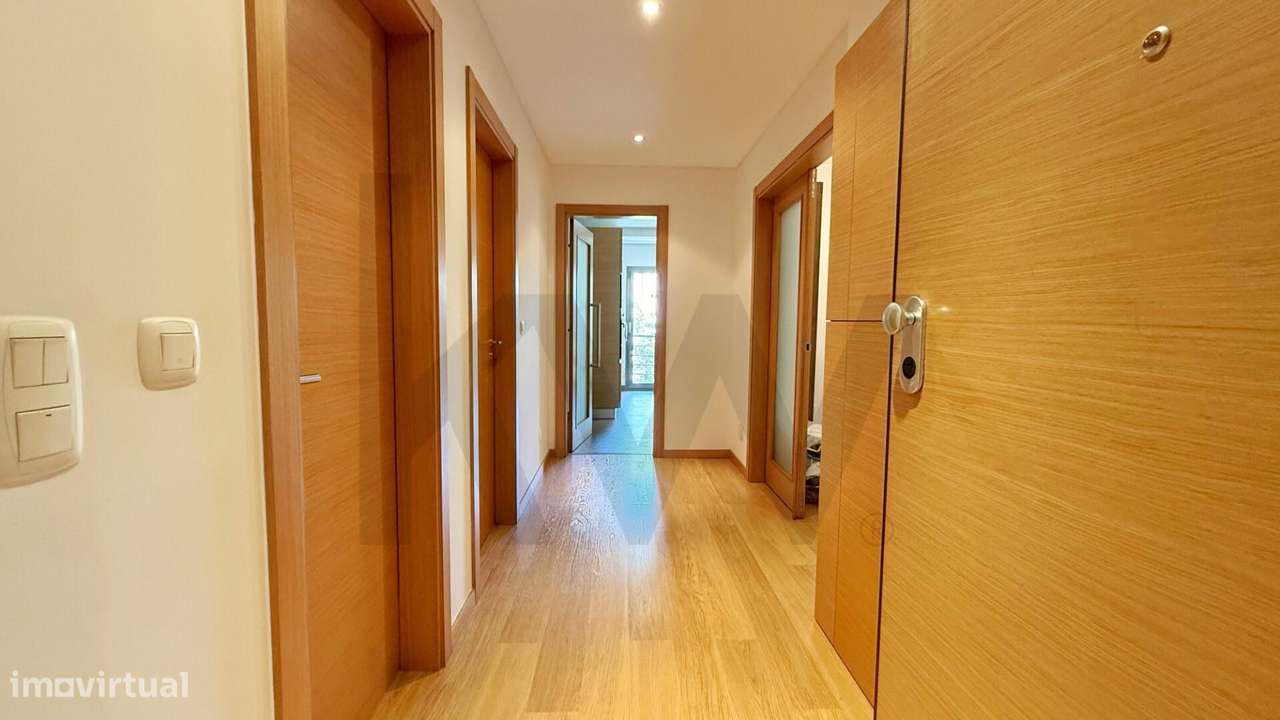 Apartamento T1 localizado no condomínio fechado, parqueamento, piscina-12