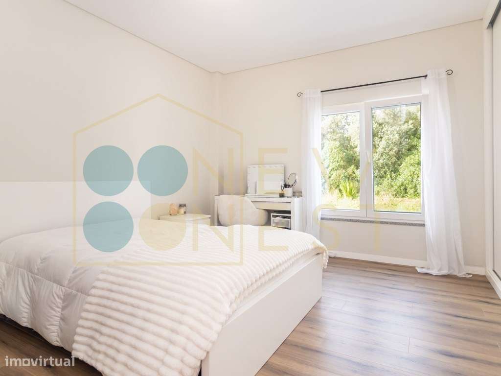 Moradia T4 com piscina e garagem nas Manteigadas | Setúbal-33