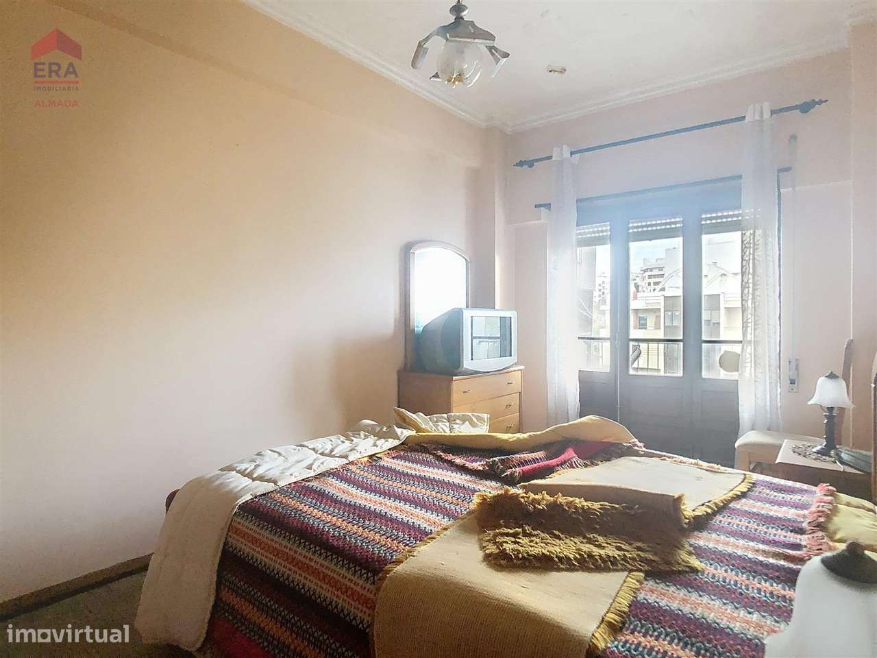 T2 com 65m², ótima localização em Almada - Grande imagem: 4/8