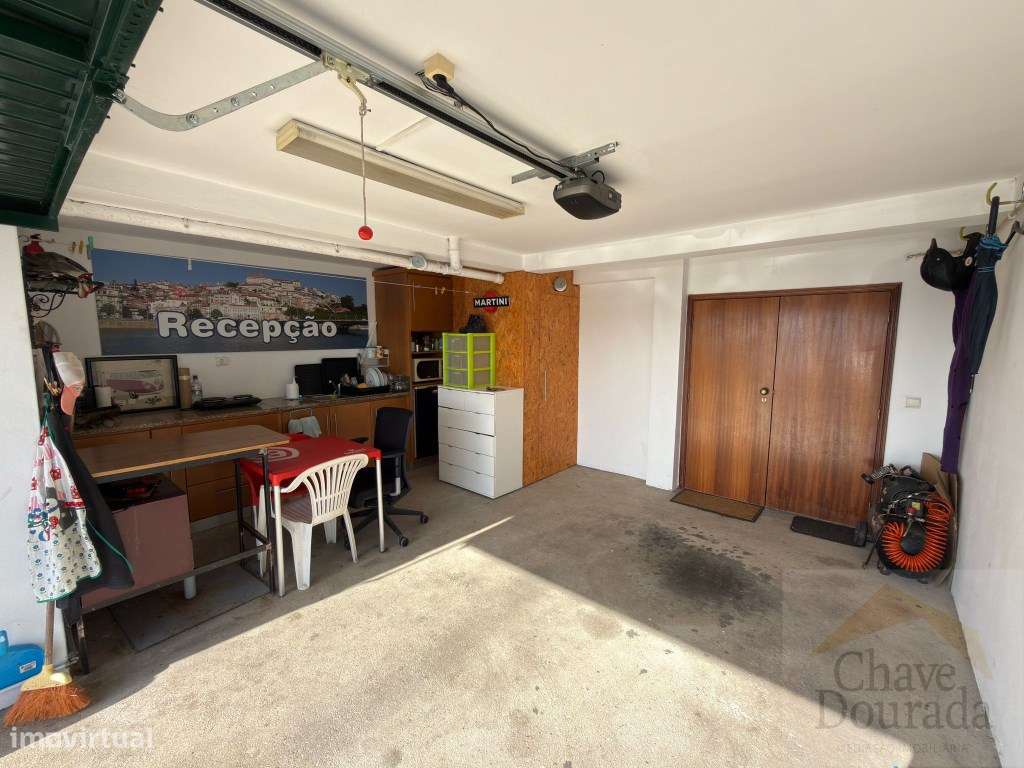 Apartamento T1+2 com garagem, em Santa Clara-21