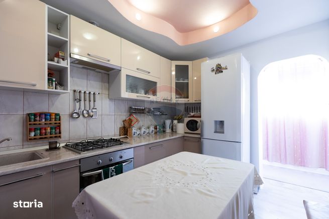 Casă / Vilă cu 6 camere de vânzare | Calea Moinești - Mărgineni-6