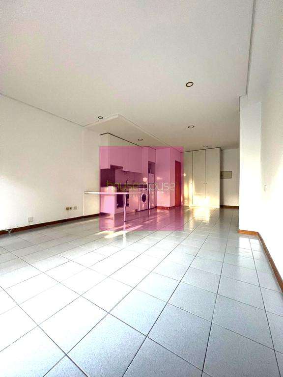 Apartamento T 0 Zona do Parque da Cidade-4