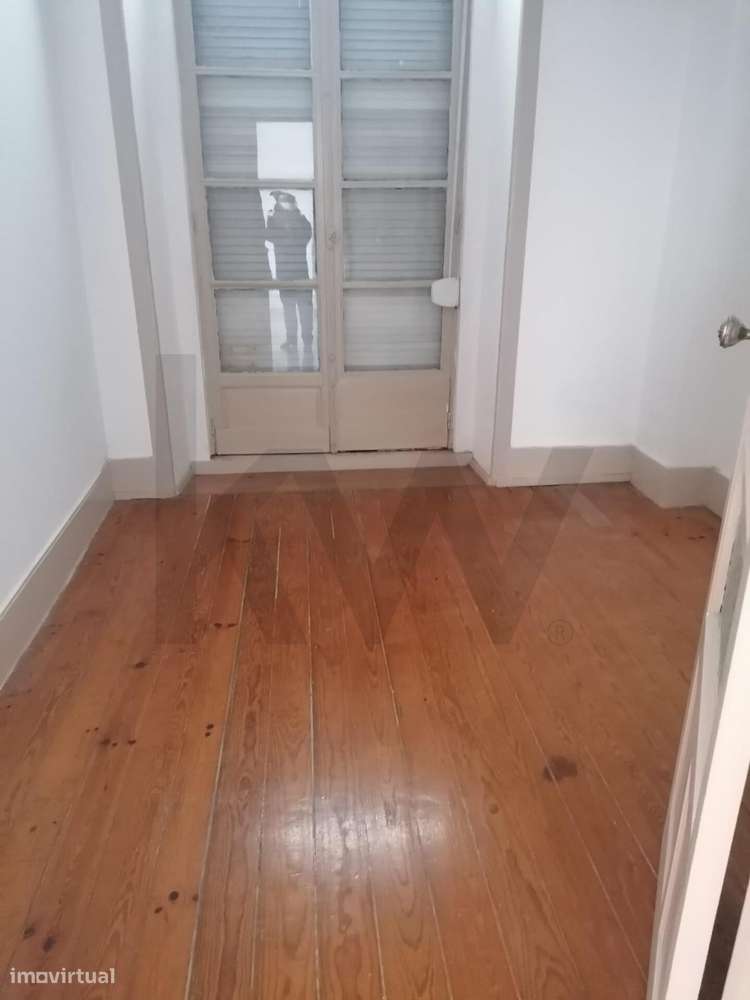 Apartamento T2+1 com excelente localização- para investimento - Grande imagem: 4/39