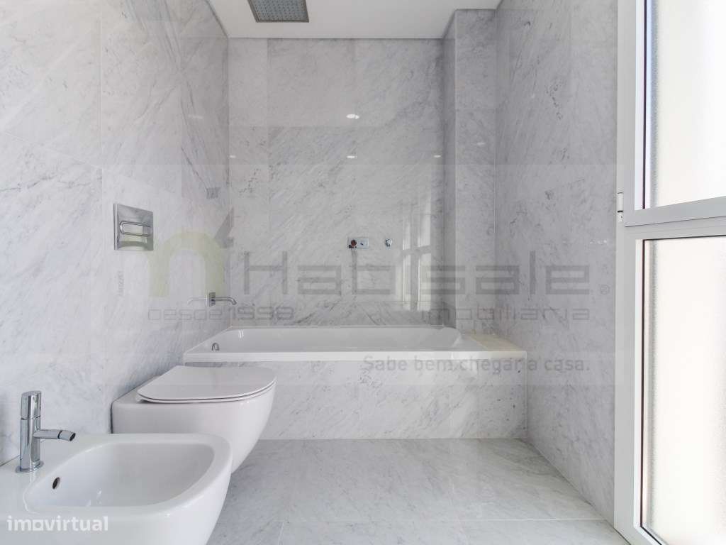 Moradia T3, situada em Areia Cascais, a curta distância da praia do...-25