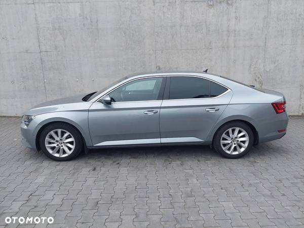 Skoda Superb 2.0 TDI 4x4 Style DSG - 6