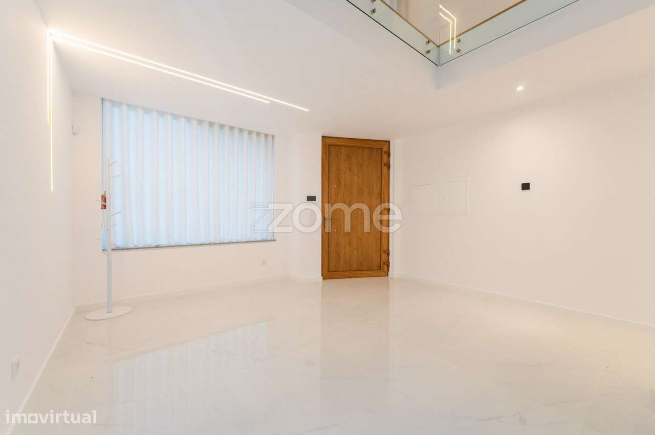 Moradia T4 com psicina-11