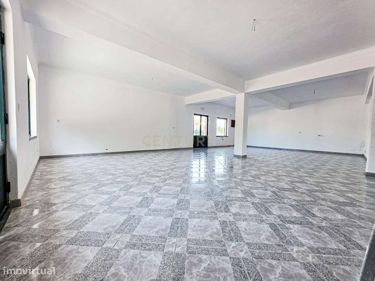 Moradia T3 + Loja em Fernão Ferro, Seixal - Oportunidade Única!-22