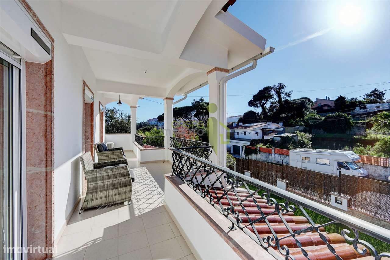 Moradia Clássica T3 transformada em T4, em Rio de Mouro, Sintra-17