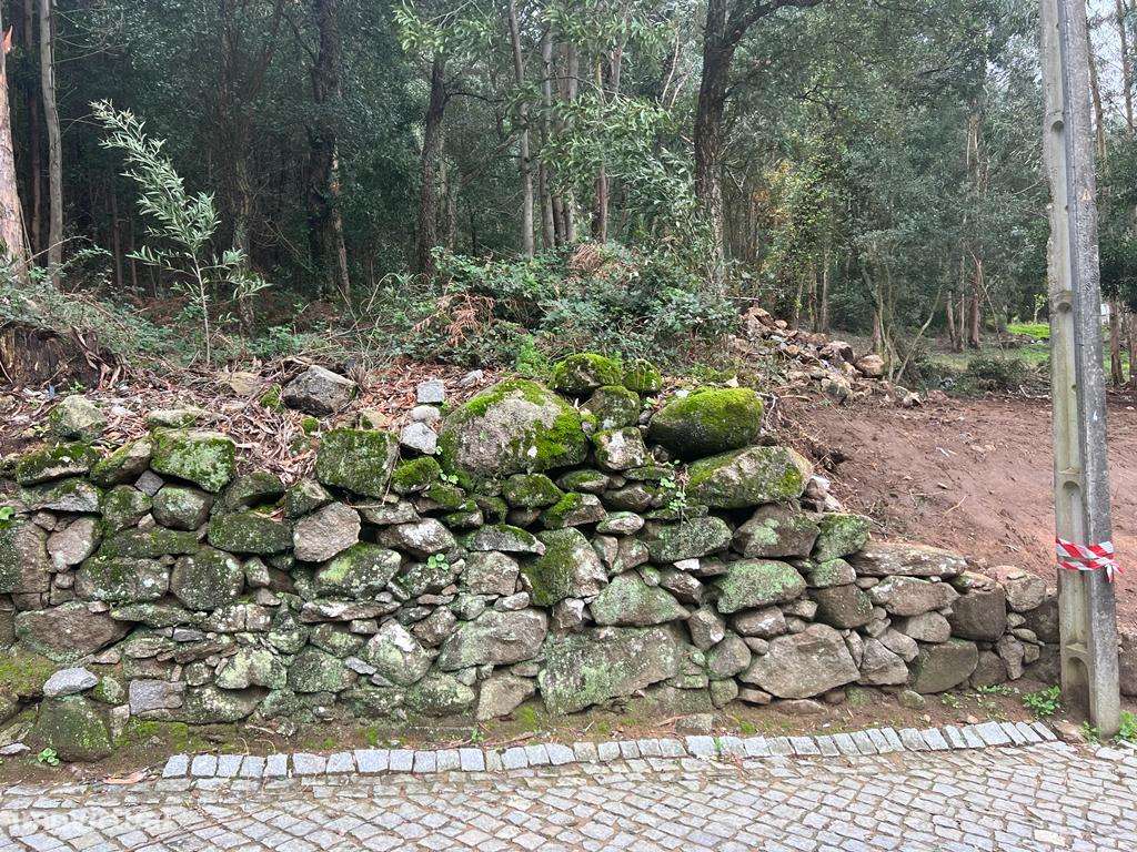 VENDE-SE TERRENO com PIP aprovado para 5 MORADIAS-5