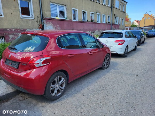 Peugeot 208 - 4